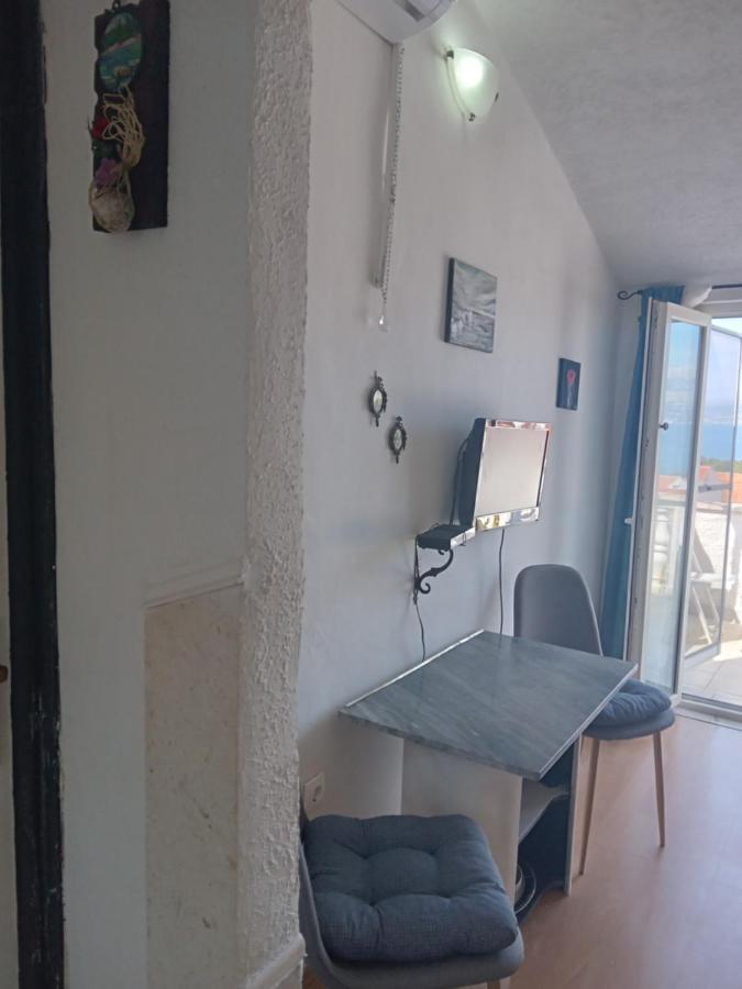 Apartment Ma'Re Supetar Ngoại thất bức ảnh