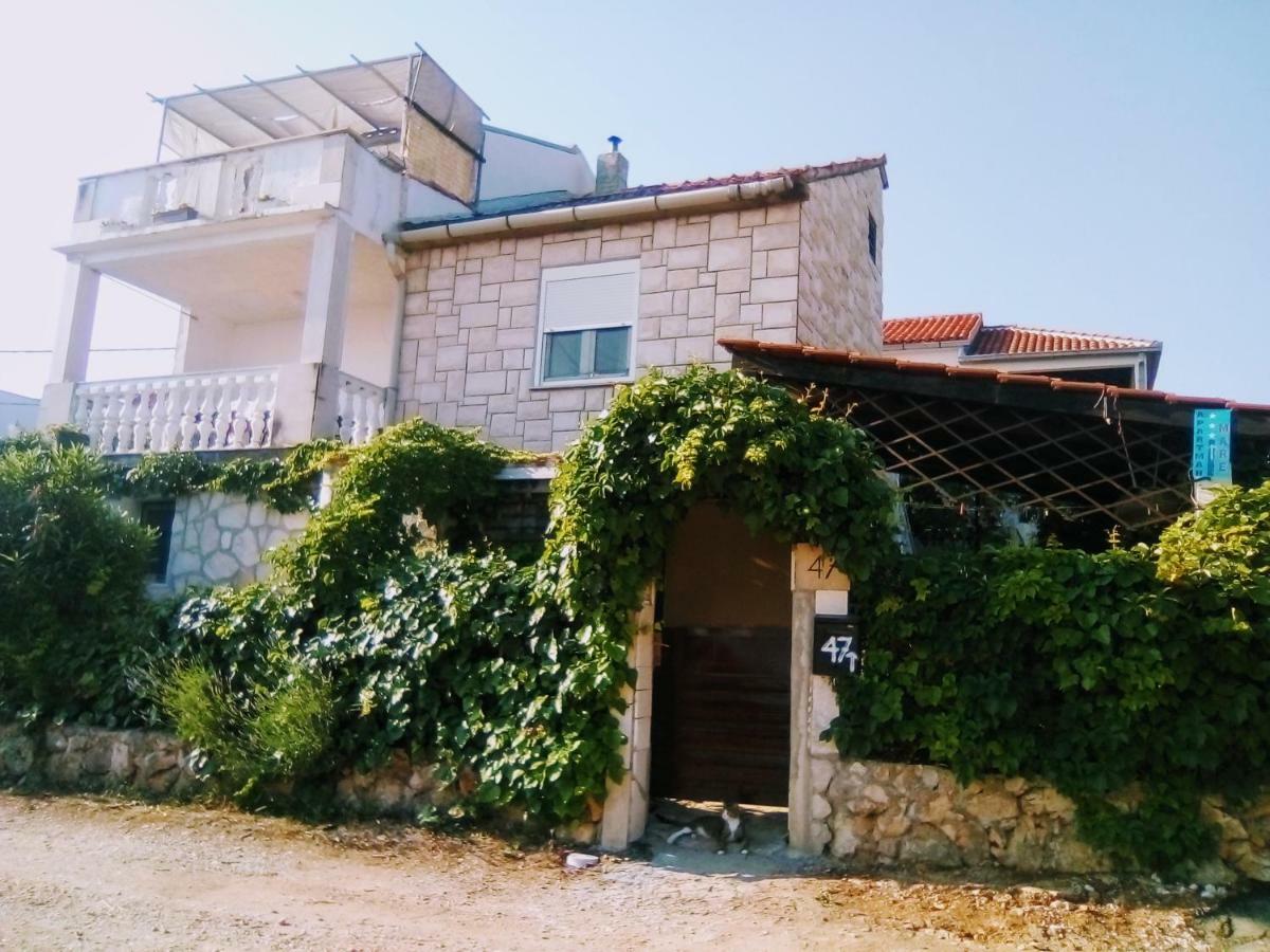 Apartment Ma'Re Supetar Ngoại thất bức ảnh